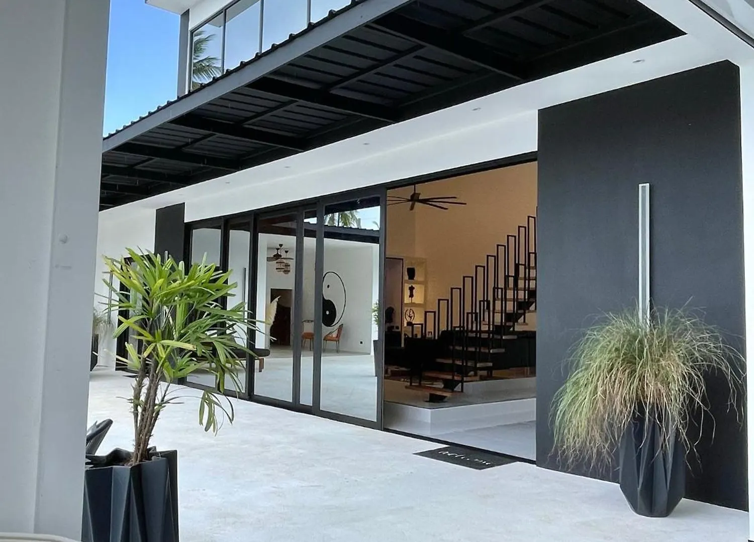Casa Black And White Frente Al Mar Las Galeras