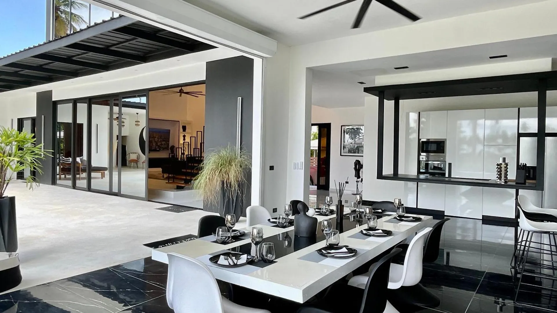 别墅 Casa Black And White Frente Al Mar 拉斯加勒拉斯