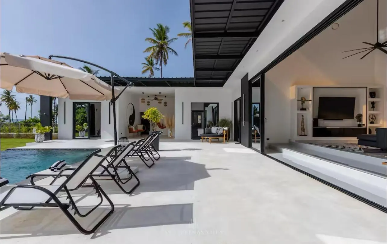 Casa Black And White Frente Al Mar 拉斯加勒拉斯 别墅
