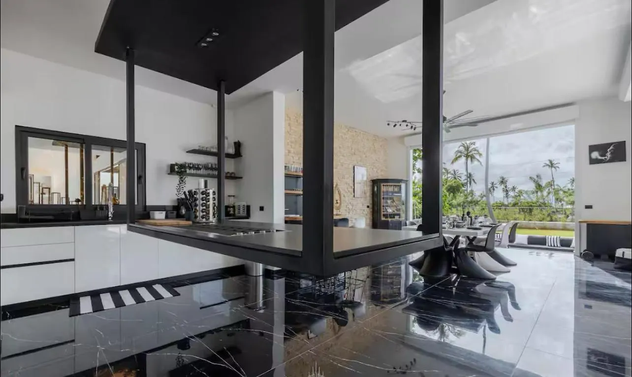 别墅 Casa Black And White Frente Al Mar 拉斯加勒拉斯